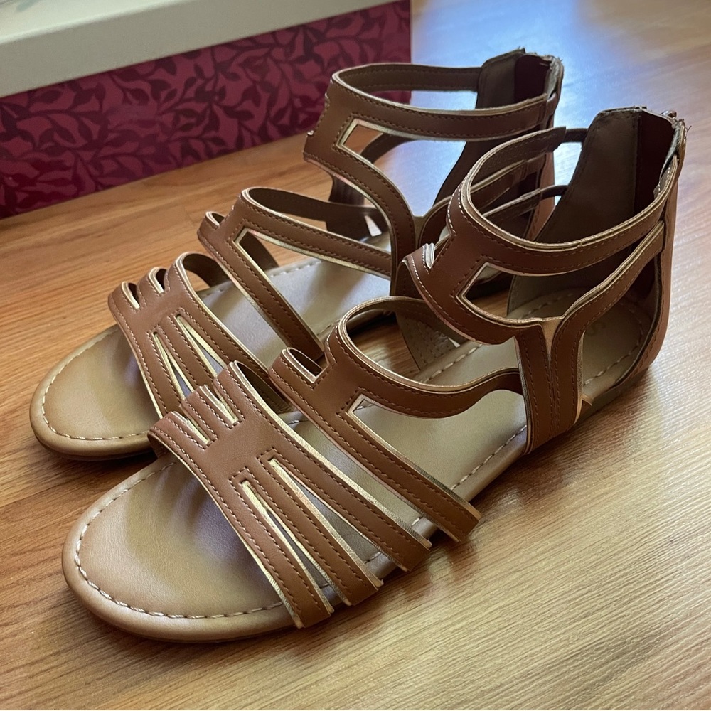 ⭐️3/$25⭐️ SO Tan Leather Gladiator Sandals | Women’s Size 9